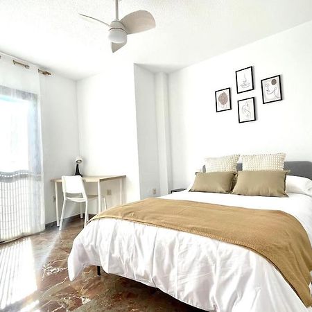 מאלגה Beautiful & Sunny Apartment מראה חיצוני תמונה