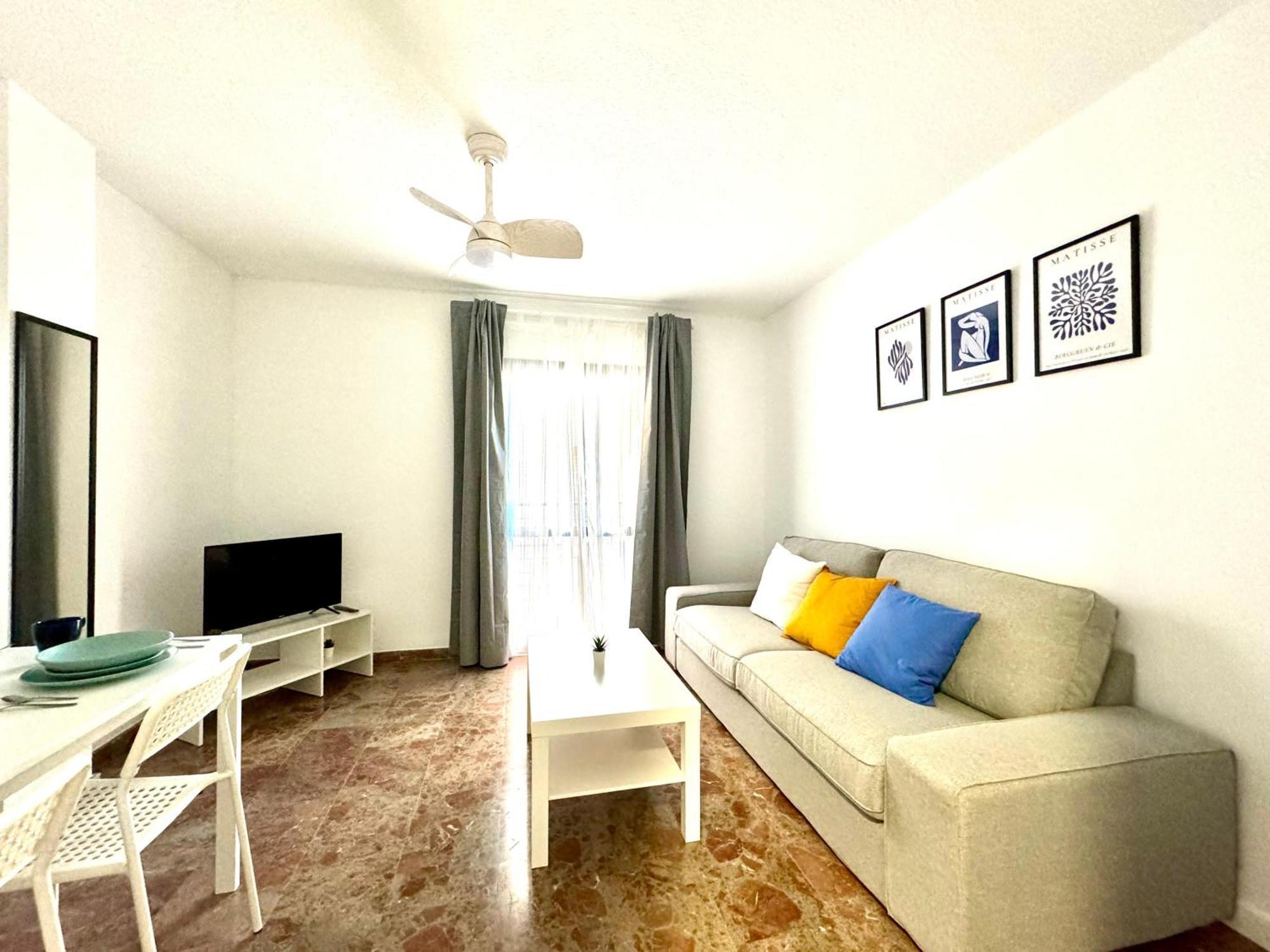 מאלגה Beautiful & Sunny Apartment מראה חיצוני תמונה