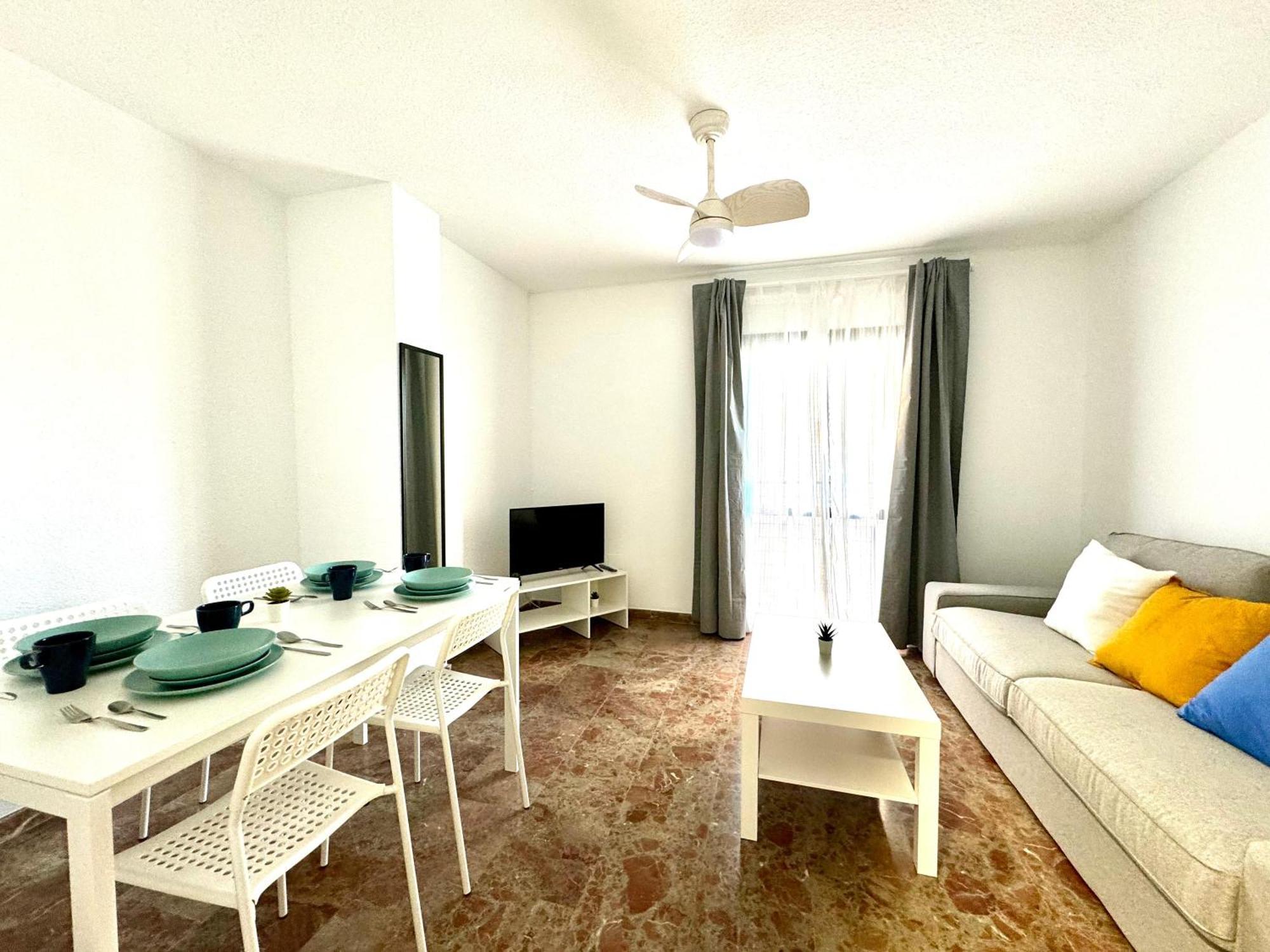 מאלגה Beautiful & Sunny Apartment מראה חיצוני תמונה