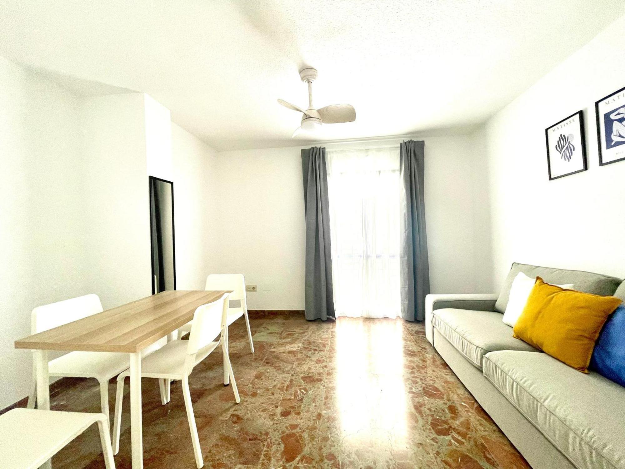 מאלגה Beautiful & Sunny Apartment מראה חיצוני תמונה